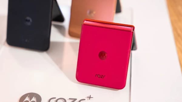 عرض استثنائي: موتورولا Razr+ القابل للطي بـ399 دولاراً