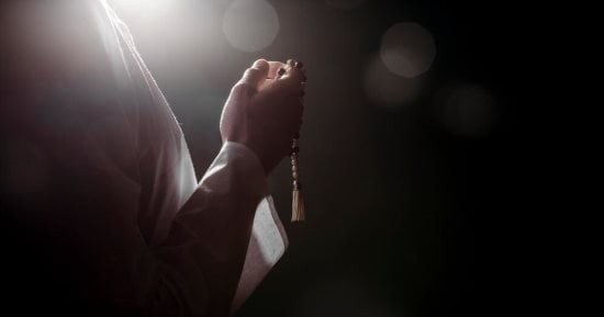 أذكار المساء: حصن المسلم في رحاب المملكة العربية السعودية