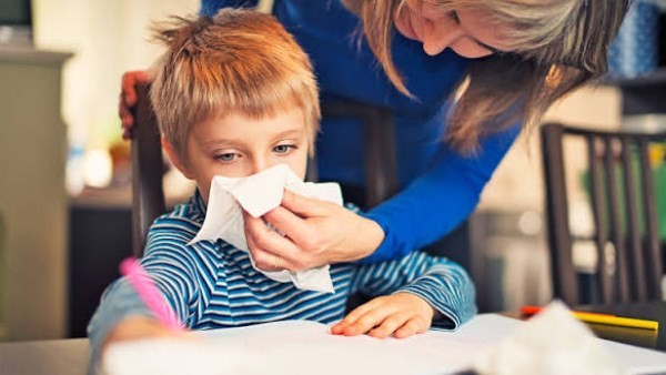 الخانوق عند الأطفال: 7 علامات تحذيرية تستدعي انتباه الأمهات