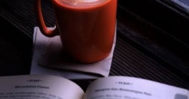 الكتاب القصير.. بوابة المملكة لاستعادة عادة القراءة في عصر التشتت